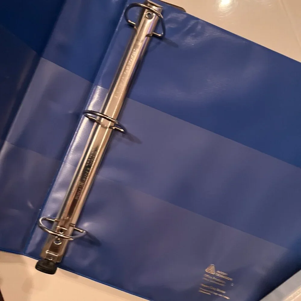 SIX Presentation Binders (Different sizes /. Mixed Lot) (new)‎